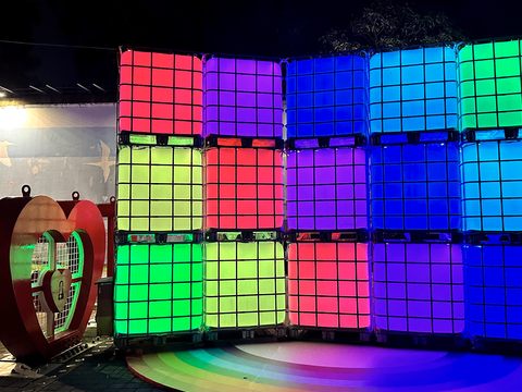 搭配炫彩光牆，打造網美打卡點(圖片來源：臺北市政府觀光傳播局)