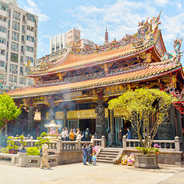 Mengjia Lungshan Temple