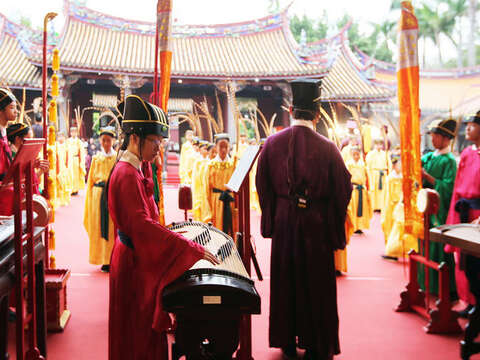 La Ceremonia del Maestro Confucio 