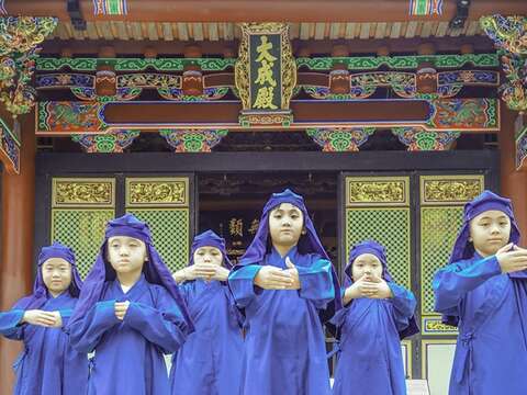 Confucius Temple’s Masterpiece: The Most Courteous, Popular Summer Camp is Here