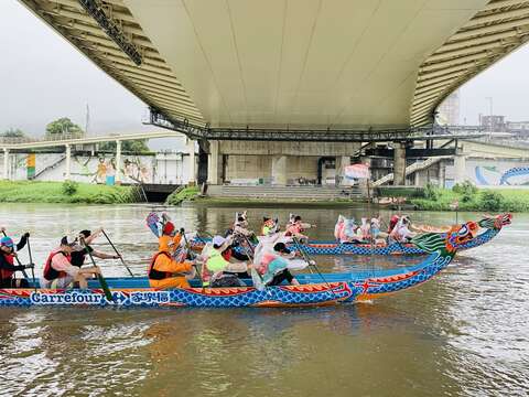 Athletes Prepare for Upcoming Dragon Boat Competition
