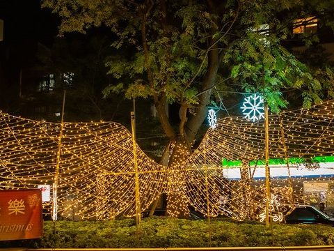 臺北耶誕愛無限 柯文哲市長、黃珊珊副市長率隊健走報佳音 歡騰氛圍洋溢新生南路、永康商圈