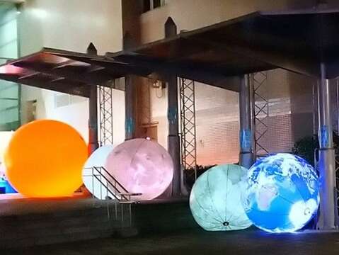 巨型太陽系花燈降臨台北燈節，天文館閃耀太空慶元宵！