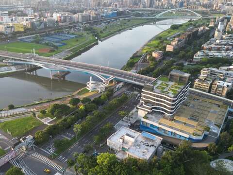 臺北水岸新亮點！民權大橋景觀橋正式啟用