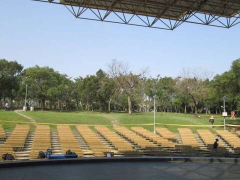 Staff Clear Crowd from Venue before Mayday Concert at Daan Forest Park