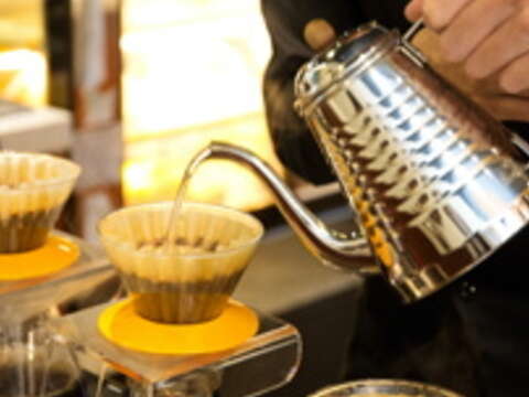 手沖咖啡的器材簡單，是許多咖啡入門者的首選。（攝影／楊志雄）