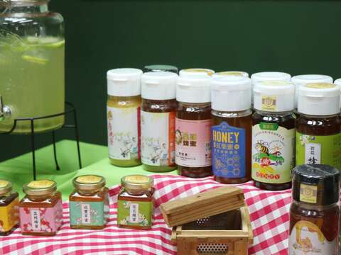 本週將在臺北花博農民市集現場展售之各項蜂蜜