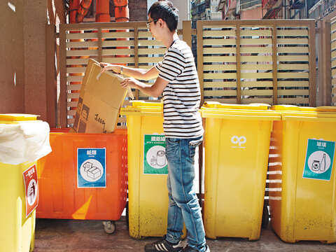 福泰桔子商旅透過垃圾分類措施，大幅降低垃圾量。（攝影／賴智揚）