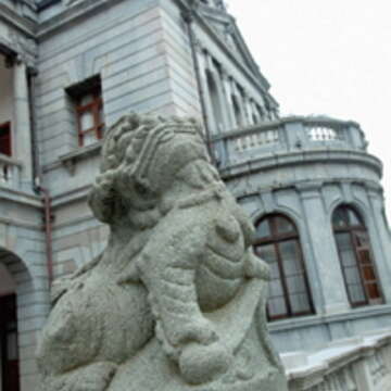 臺北賓館在日據時期是總督官邸，林大緯分享從其建築特色即可見當時權力核心的所在。（顏涵正攝）