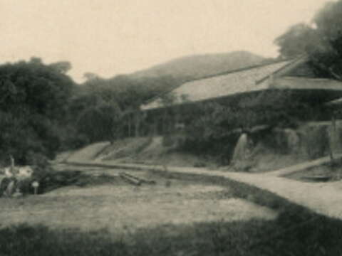1906年慈善臨時公共浴場完工，開放給一般民眾使用，臺灣人俗稱的三仙間應運而生。（圖／楊燁提供）