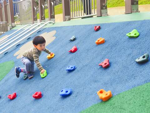 El parque ribereño Daonan,el parque infantil inclusivo más grande de Taipei