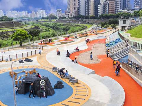 El parque ribereño Daonan,el parque infantil inclusivo más grande de Taipei