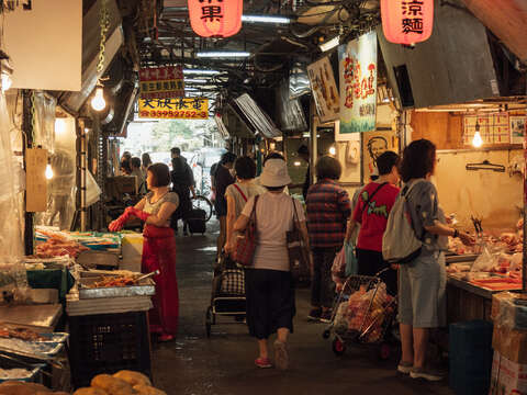 不用遠赴漁港，在東門市場就能買到現捕的新鮮魚貨。(攝影／羅健宏)
