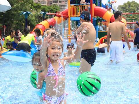 臺北自來水園區內深受小朋友喜歡的「水鄉庭園」戲水區將於5月17日起正式開放