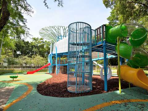 El parque infantil-El arboledo del parque Qiangang
