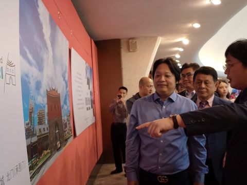 北市觀傳局、上海文旅局與長榮航空合作於東方明珠電視塔聯合展出微遊雙城圖片