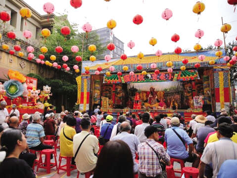 Every year on Mazu’s birthday, people join the march and celebration to pray for blessings at Songshan Ciyou Temple. (Photo / Songshan Ciyou Temple)