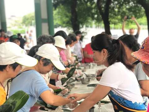 Expo Park Farmers’ Market in June: Sticky Rice Dumplings for the Holiday