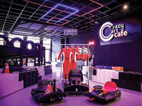 Crazy Cart Cafeはゴーカートだけでなく、美味しい食事も楽しめます。(写真/Crazy Cart Café )