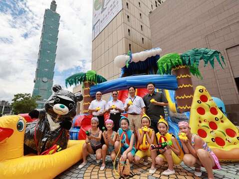 Bravo’s Water Park Opens with Water guns and Splashes
