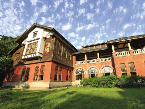 100年以上の歴史を持つ北投温泉博物館は日本人によって建設されましたが、赤レンガを使用したビクトリア式の建築様式が採用されています。(写真 / 北投温泉博物館)
