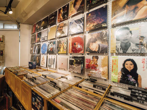 With a history of more than 40 years, Chia Chia has become a must-go record store where music fans can find both imported and local music.