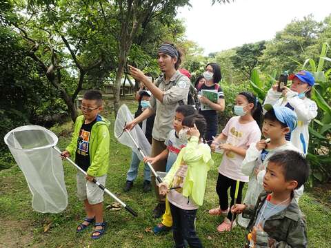 【森林六足之旅】課程傳遞大小朋友正確並友善的方式來採集及觀察昆蟲好朋友