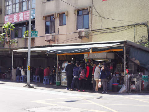延寿街の麺屋さんは街角にひっそりとあることから、地元の人でも名店だと知らない人も多いです。