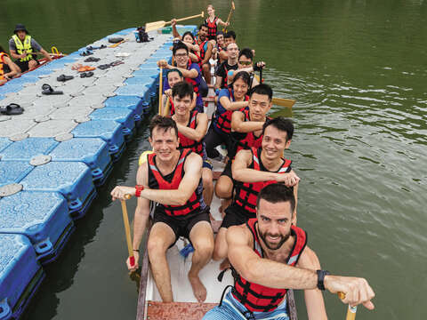 BlackTide Dragon Boat Team gathers members from all over the world who are all passionate about dragon boating. (Photo/Samil Kuo)