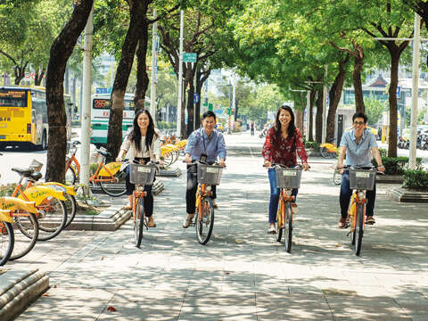Asia Rainbow Rideの創設者4人は、台湾の安全で開放的な環境の中で、より多くの可能性を展開していくことができると信じています。