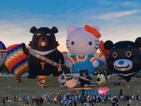台北「熊讚Bravo熱気球」が台東「国際バルーンフェスティバル」に登場
