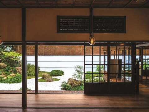 楽埔町にある日本式邸宅は丁寧に防腐処理を行った木材を使用することで、その美しい姿を現代に再現しました。(写真/楽埔町)