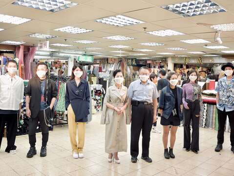 柯文哲市長、夫人陳佩琪與六位臺灣設計師拍攝2021臺北時裝周時尚大秀影片