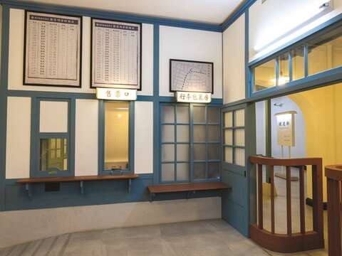 From the ticket booths to the gates, replicas from the railway station’s various periods throughout history can be seen everywhere in the museum.