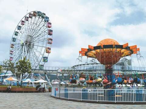 With its many different facilities, Taipei Children’s Amusement Park provides a fun and relaxing place for both kids and adults.