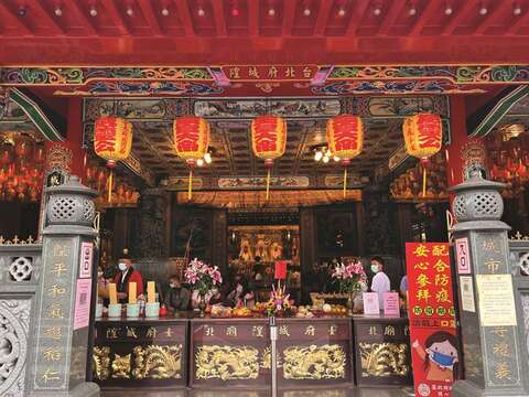 You can find Tiger God at TaipeiFu Chenghuang Temple, where the god serves as the mount of Chenghuang.