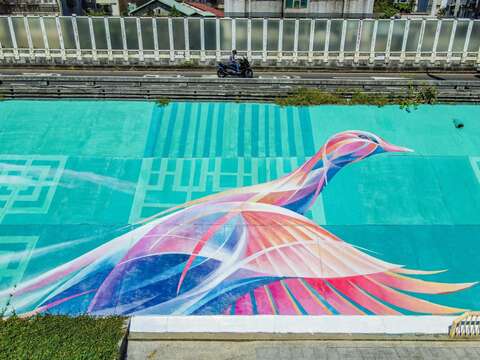 中正河濱公園的「瑩橋雁」設計師是大家熟悉的藝術家Leho