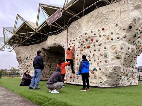Burn off Your Extra Calories at Neihu Recreational Sports Park