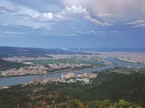 Meandering through Taipei, the Tamsui River has long been a source of vitality for the city.