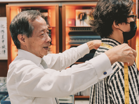 With solid experience in tailor-made suits, Tom Tailor always focuses on the little details to make the most suitable outfits for its discerning clientele.