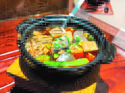 台湾で最も人気のある火鍋の種類は臭豆腐や鴨血の入った麻辣味です。