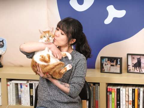 自身も猫の問題行動に悩まされた経験を持つ蘇氏は、飼い主が抱える悩みを十分に理解しています。