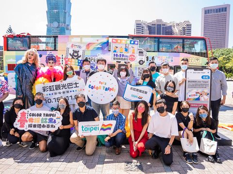 Hoạt động cầu vồng Color Taipei 2022, xe bus du lịch cầu vồng trở lại