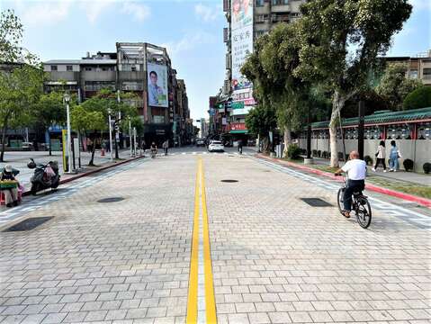 Guangzhou Street Receives Overhaul, Boasts New Road Pavement