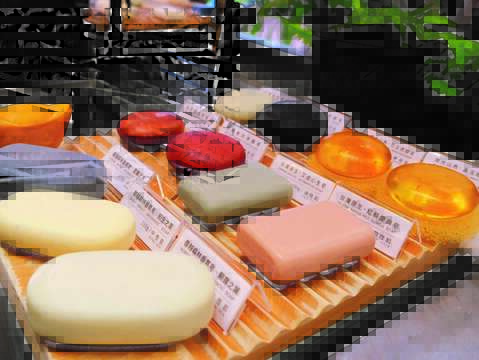 In the store, customers can sample different kinds of soap to take in the pleasant aromas and experiences.