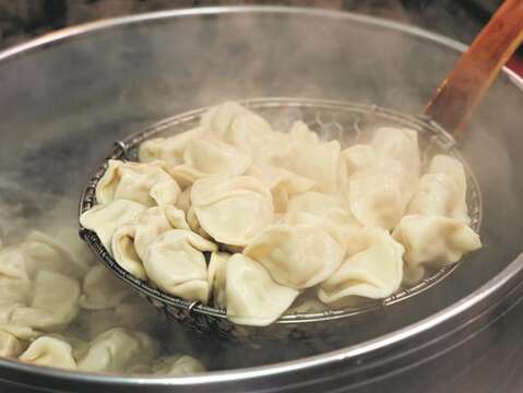 Tasty dumplings are commonly enjoyed among all people in Taiwan.