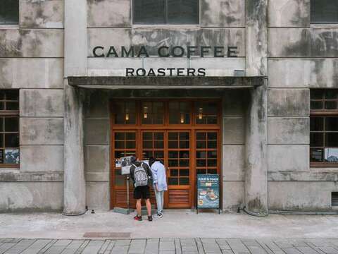 The boiler room has been revitalized into a cafe, giving this building a new purpose. (Photo‧Kai Ping Fang)