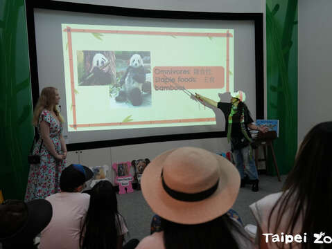 動物知識的雙語教學(圖片來源：臺北市立動物園)