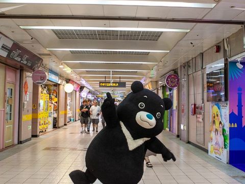 臺北地下街位於臺北車站交通樞紐，是動漫、電玩重要的文化據點，商店種類包羅萬象，也是所有地下街中最長的。(圖片來源：臺北市政府觀光傳播局)
