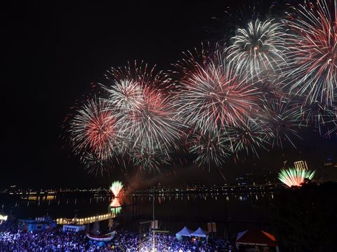Mayor Attends Closing Fireworks of 2023 Dadaocheng Summer Festival